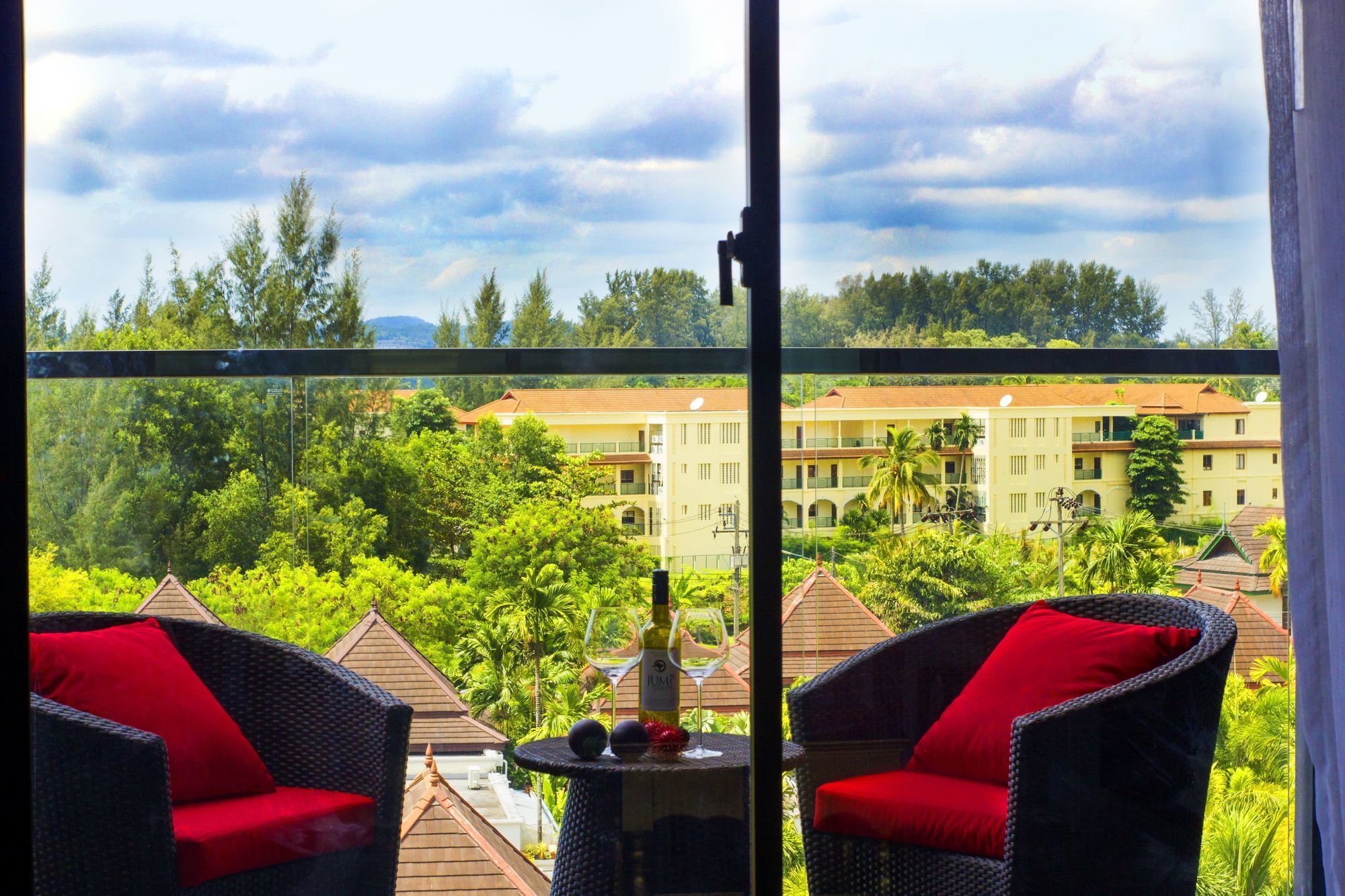 The Aristo By Holy Cow 201 Apartment Phuket ภายนอก รูปภาพ