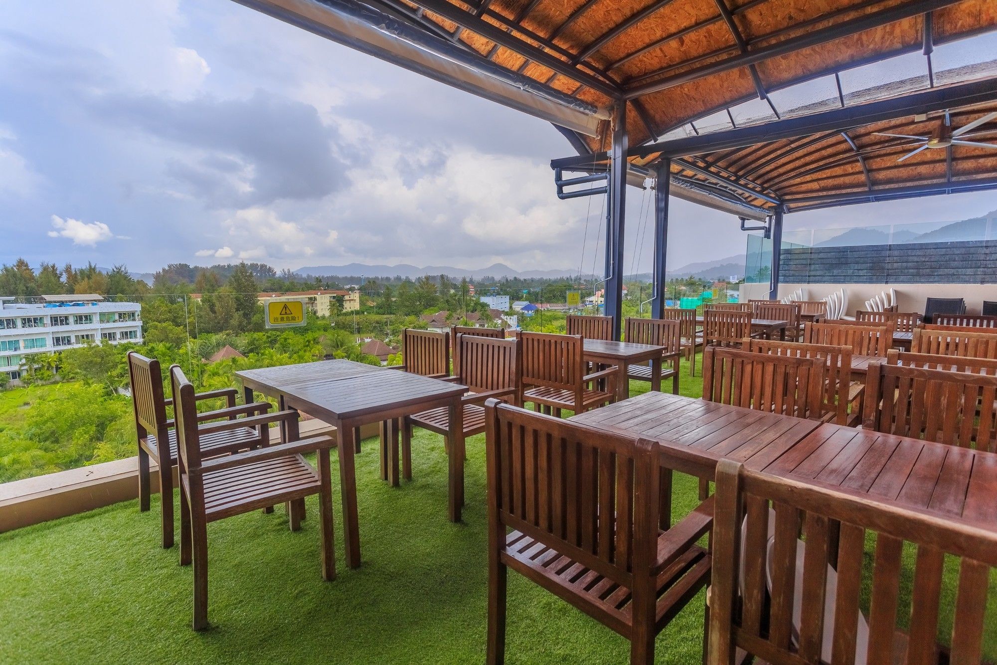 The Aristo By Holy Cow 201 Apartment Phuket ภายนอก รูปภาพ